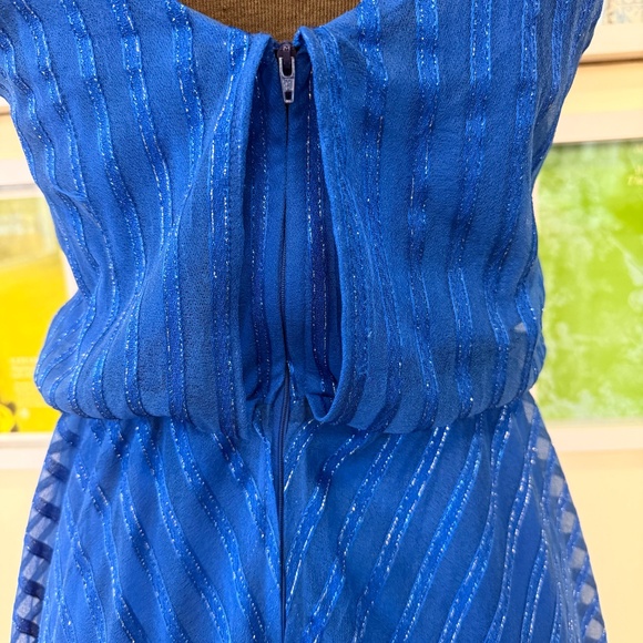 Vintage 70s Blue Strappy Handkerchief-Hem Dress - Picture 5 of 10
